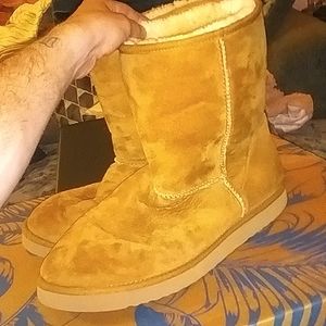Men's size 13 UGG boots